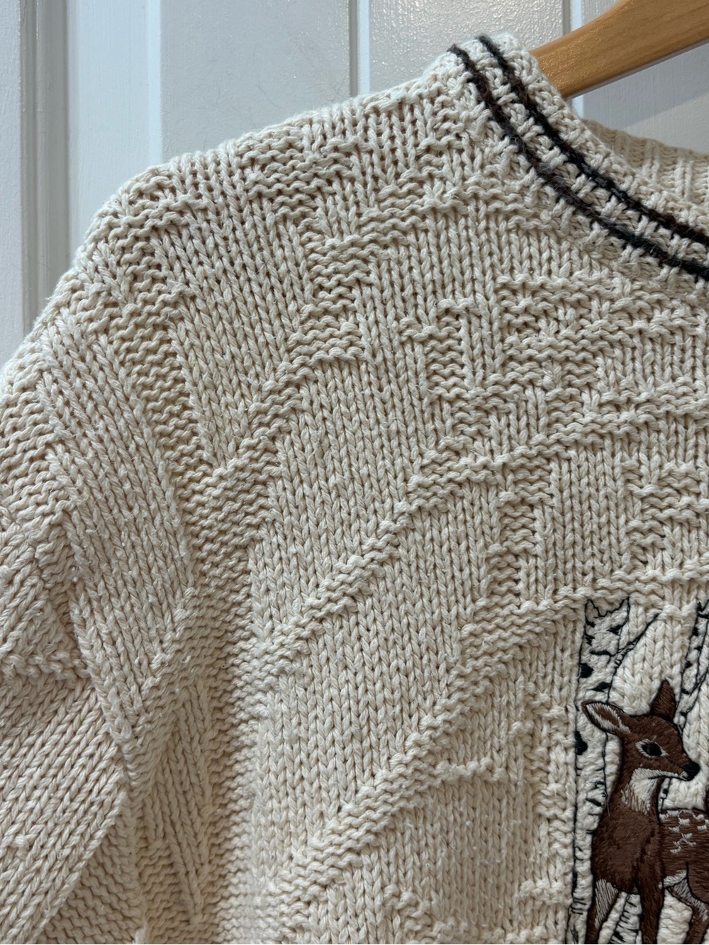 Vintage Jantzen Crewneck Knit Sweater Embroidered Forrest Animals Size L - Picture 4 of 8